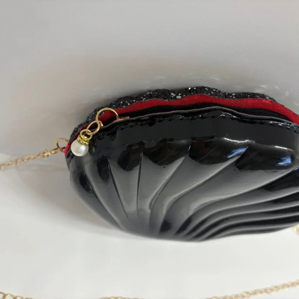 Glam Clam /Sparkle Seashell Crossbody Handbag / Shell Purse- Black/Silver - NWT - Picture 10 of 12